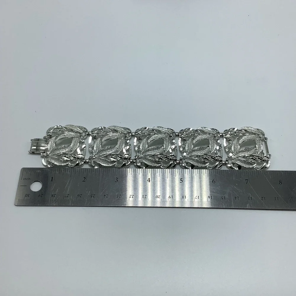 Silver‎ Tone Square Leaf Panel Link Bracelet